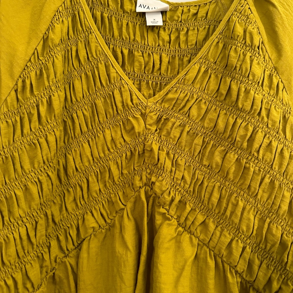 Ava & Viv 0X Chartreuse ruched v neck shirt - Picture 5 of 8